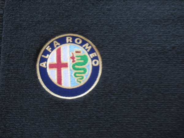 Alfa Romeo Gtv 916 Fußmatten Set schwarz 4-teilig gesticktes Emblem neu