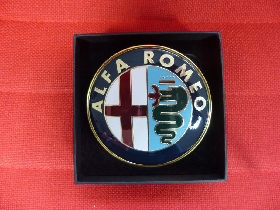 ORIGINAL Alfa Romeo 60690905 Emblem Zierstück Logo 3.2 V6 für 147 156 166 GT