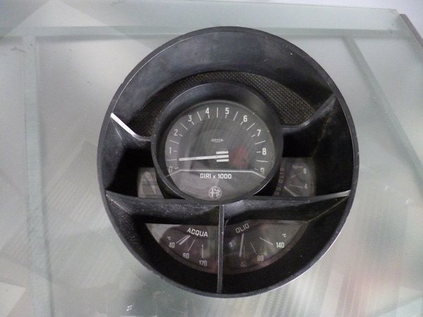 Origina Alfa Romeo Montreal speed unit
