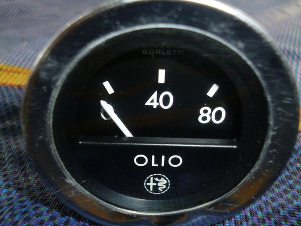 Original Alfa Romeo Spider Fastback oil pressure indicator from Veglia Borletti
