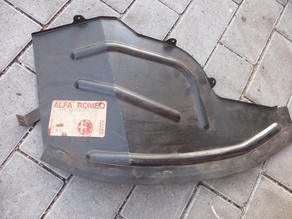Original Alfa Romeo Alfetta splash shield for wheelhouse front right 116425307600 NEW