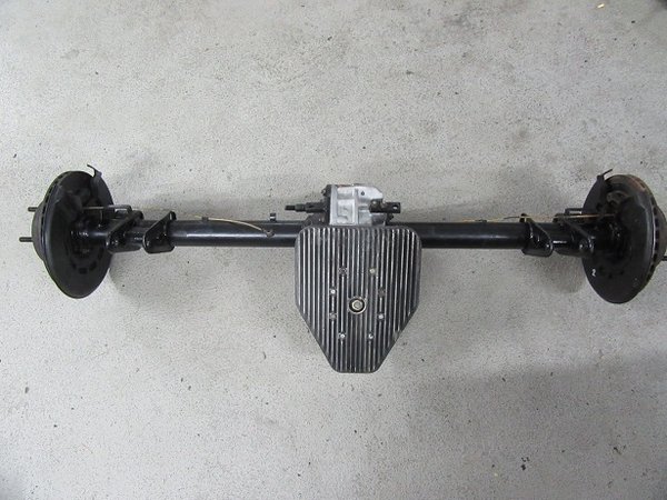 Original Alfa Romeo Montreal rear axle with oil pan in exchange - TOP CONDITION 105641700103