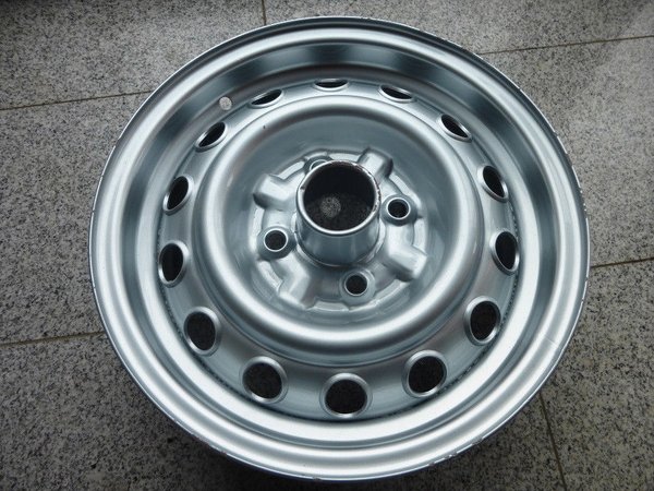 Original Alfa Romeo Zagato Junior steel wheel / rim 5 1/2 J x 14 top condition