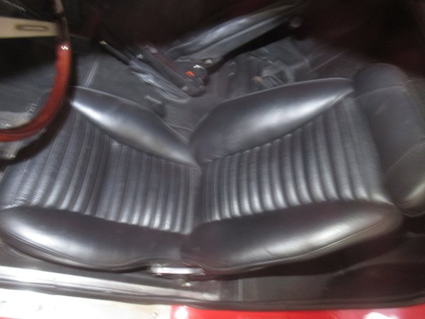 Genuine Alfa Romeo Montreal Montreal seat front left+ right black 105645800200/03 105645800100/03